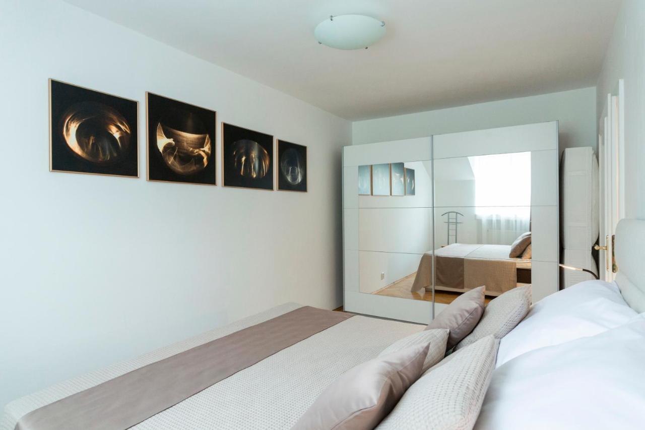 Prague Days - Modern Apartment - New Town Екстер'єр фото